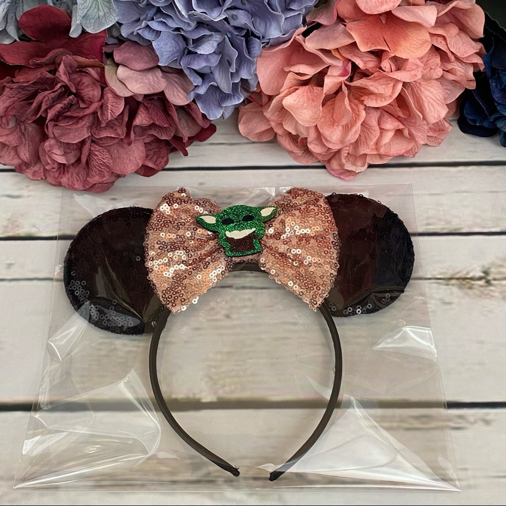 Minnie Mouse Star Wars Yoda Sequin Headband & Bow - Picture 11 of 12